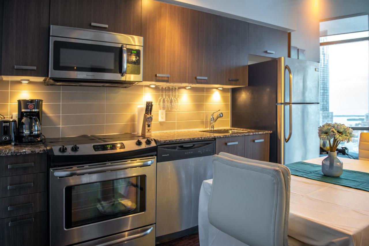 Great View High Rise In Central Toronto Exterior photo