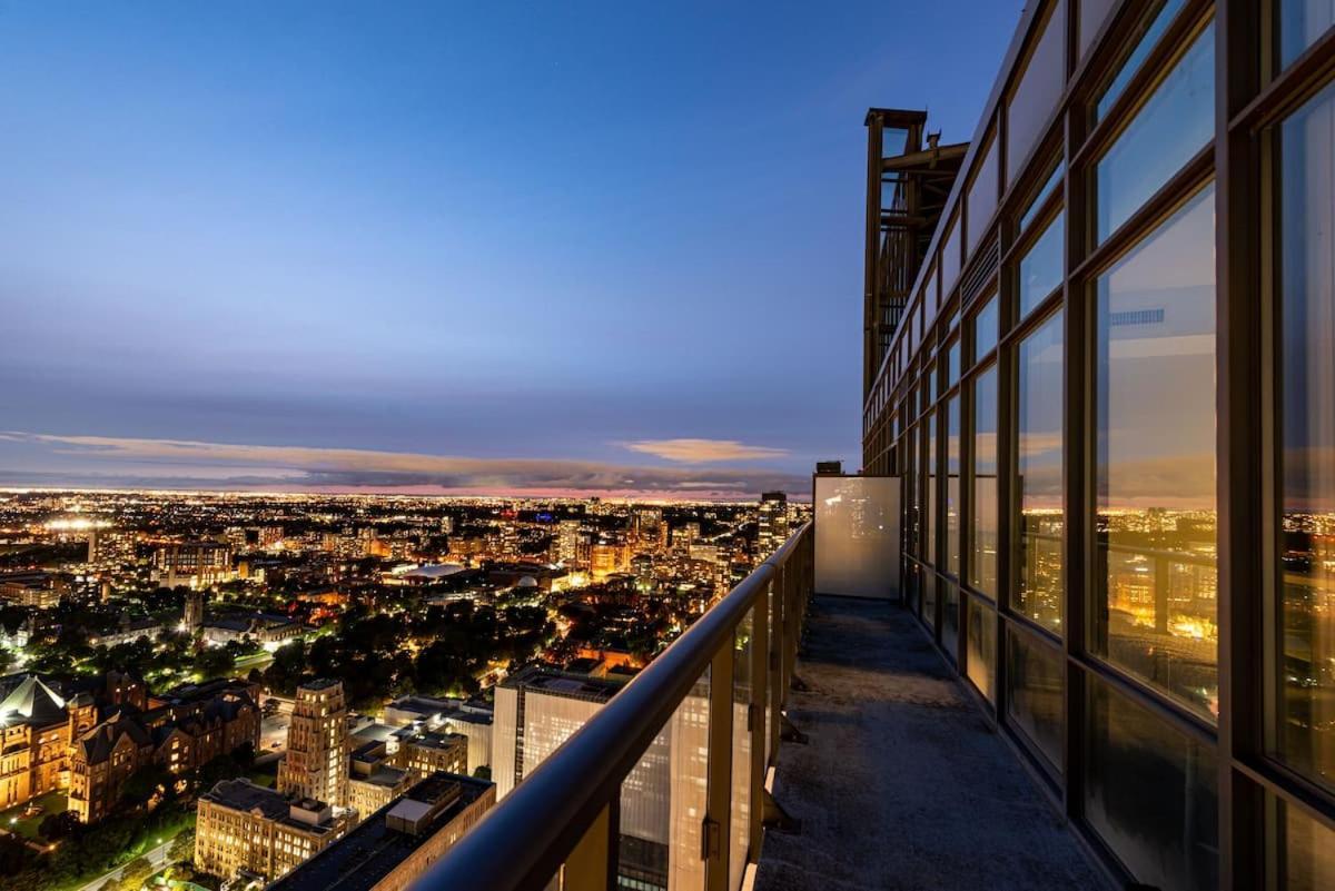 Great View High Rise In Central Toronto Exterior photo
