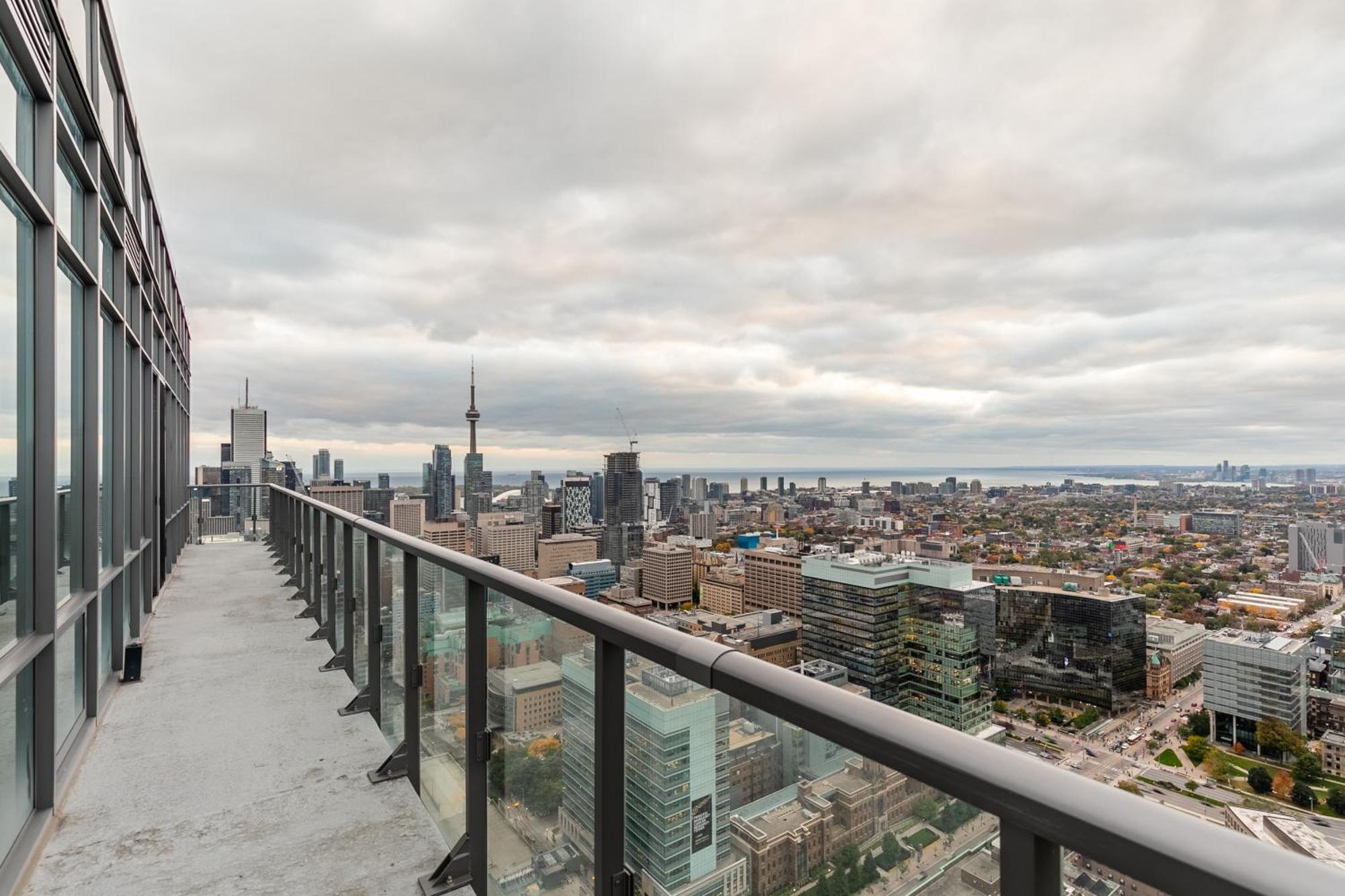Great View High Rise In Central Toronto Exterior photo