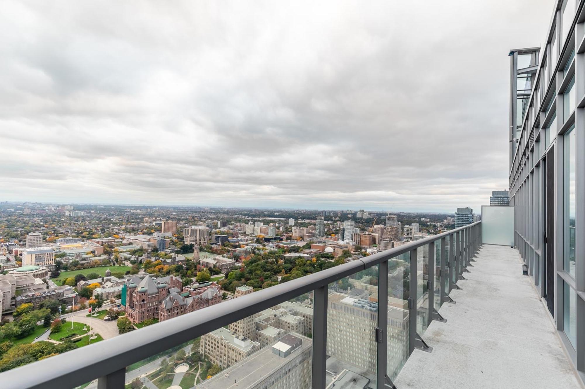 Great View High Rise In Central Toronto Exterior photo