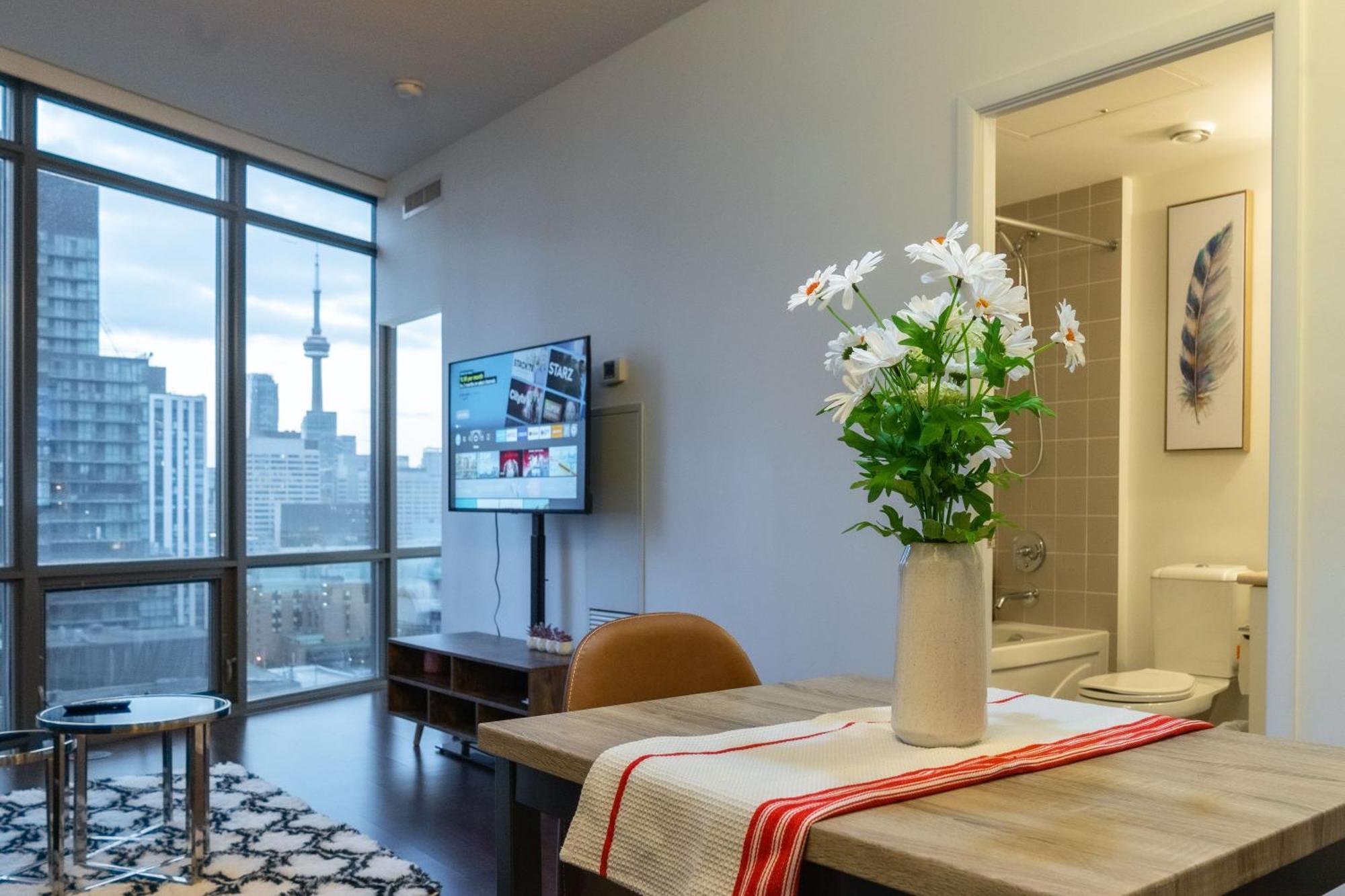 Great View High Rise In Central Toronto Exterior photo